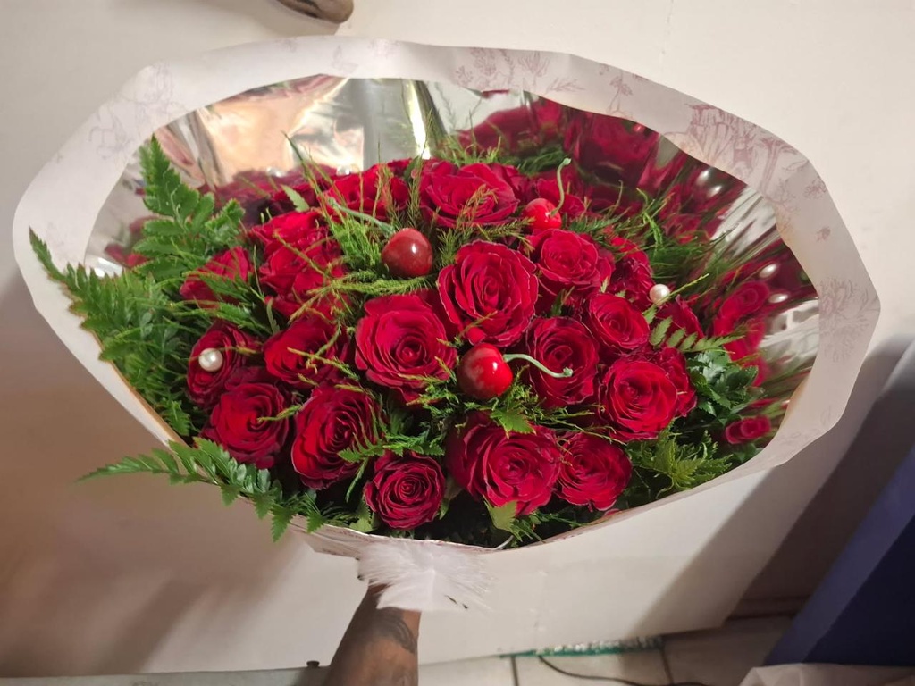 Saga Amoureuse de 25 roses rouges
