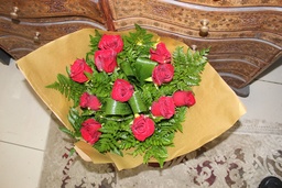 Bisous Biss Bouquet Rond De Roses Rouges